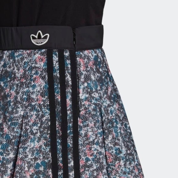 Nwt ADIDAS Mini Tennis Skirt Size Small - Picture 4 of 5